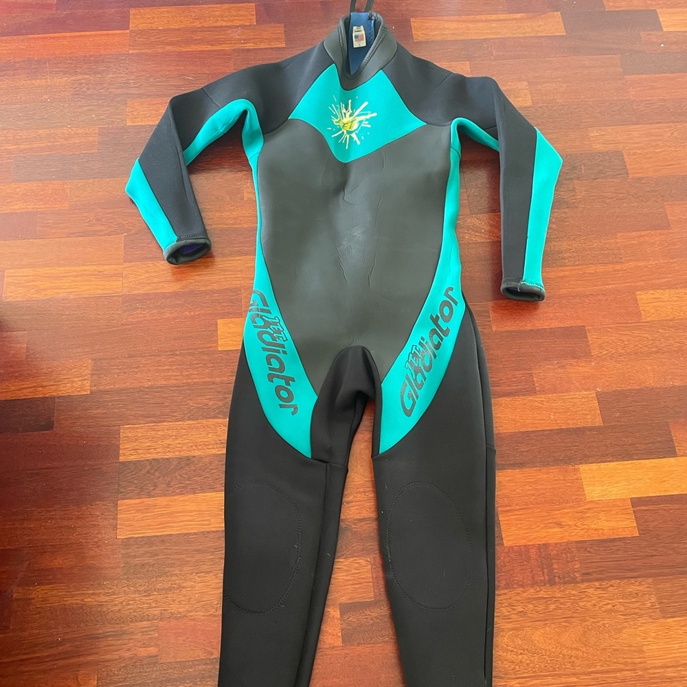 Large mens 4/3 wetsuit